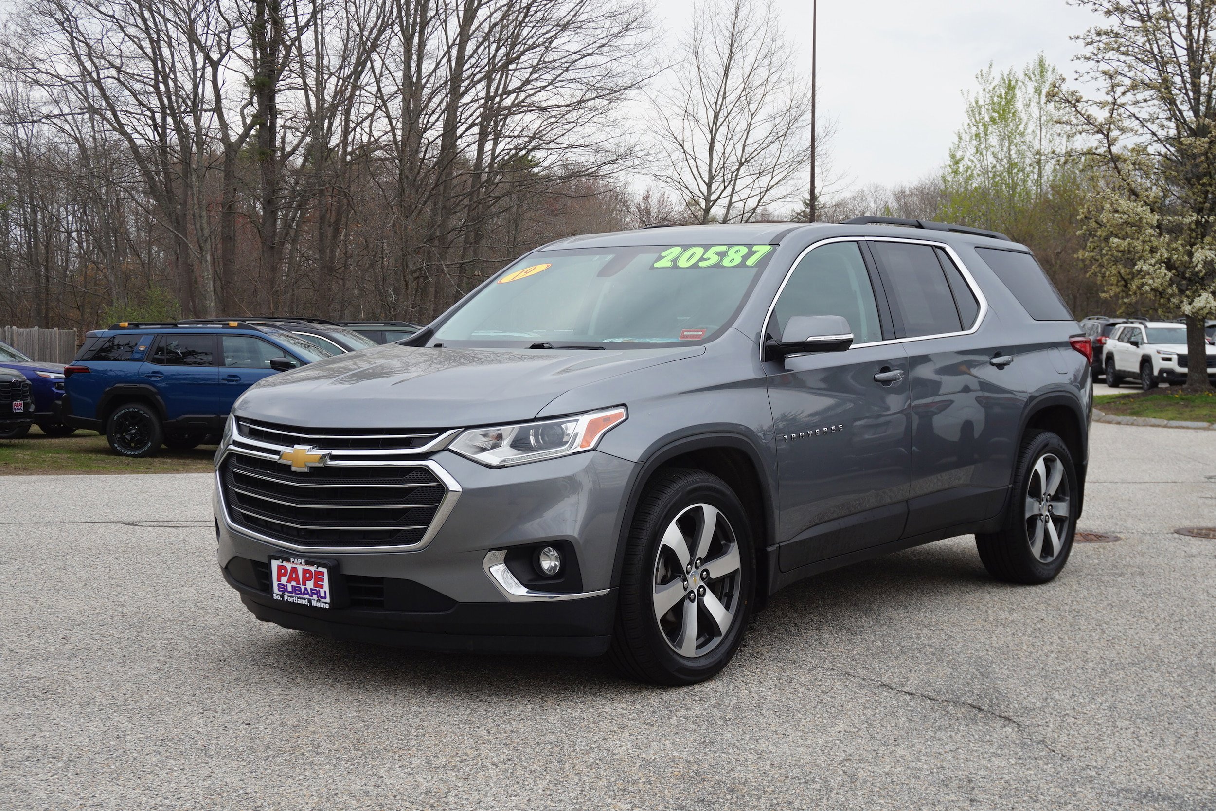 Used 2019 Chevrolet Traverse LT w/ LT Premium Package AWD/4WD image 1