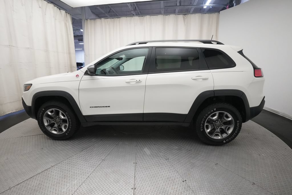 Used 2019 Jeep Cherokee Trailhawk w/ Comfort/Convenience Group AWD/4WD image 24
