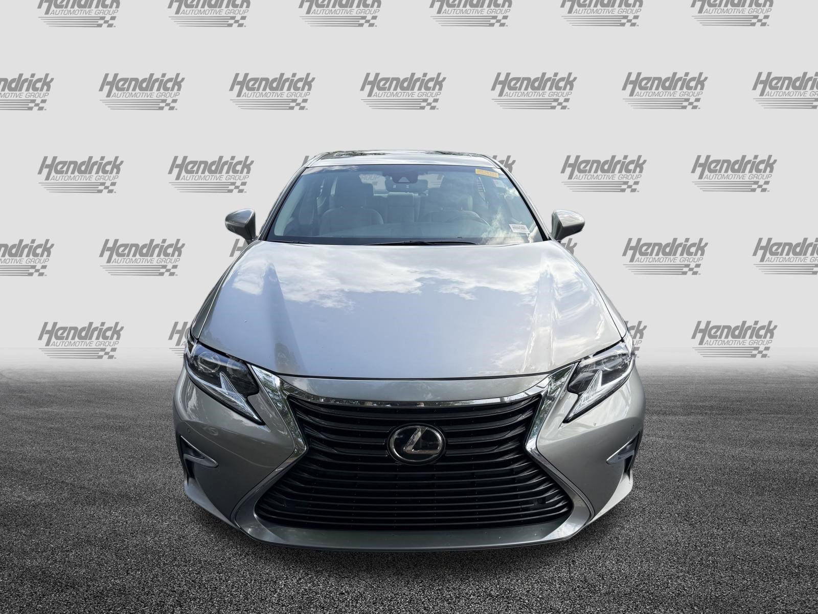 Used 2018 Lexus ES 350 w/ Navigation System Package FWD image 3