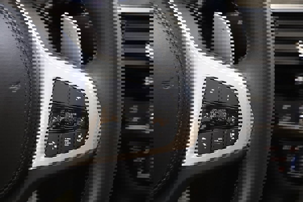 Used 2023 BMW 540i xDrive w/ M Sport Package image 43