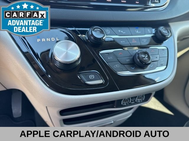Used 2024 Chrysler Pacifica Touring-L FWD image 6