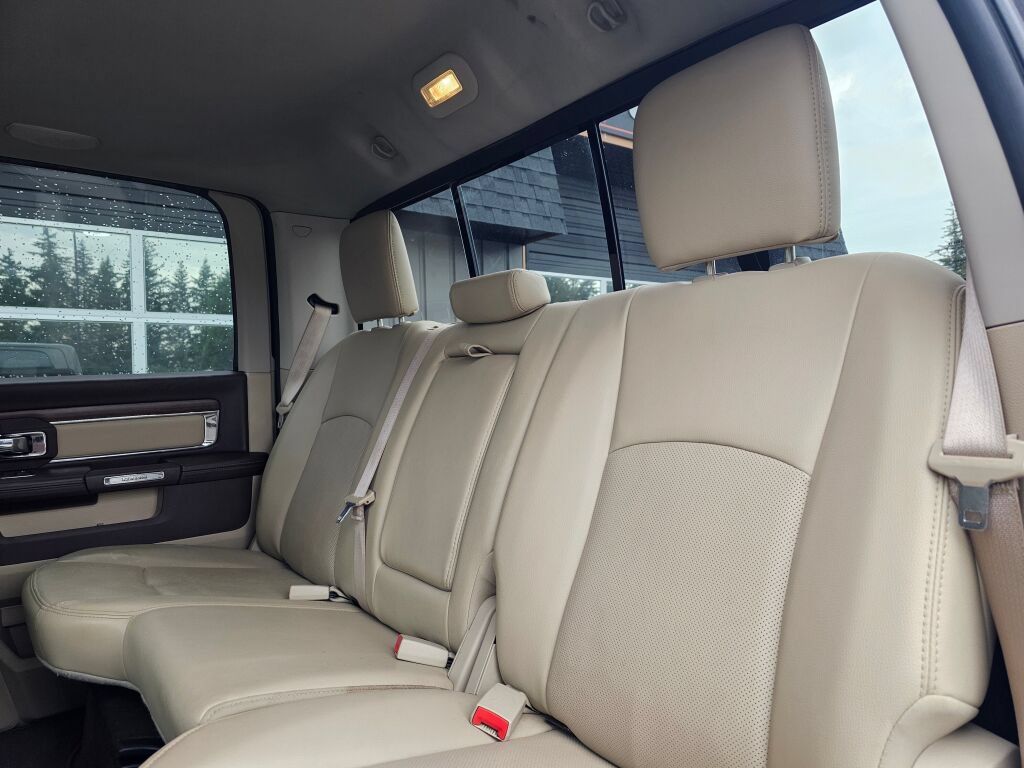 Used 2017 RAM 1500 Laramie w/ Convenience Group AWD/4WD image 17