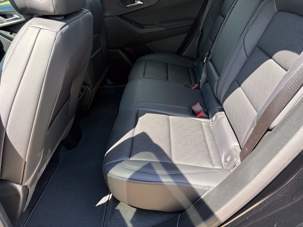 New 2026 Chevrolet Equinox LT w/ Convenience Package II FWD image 48