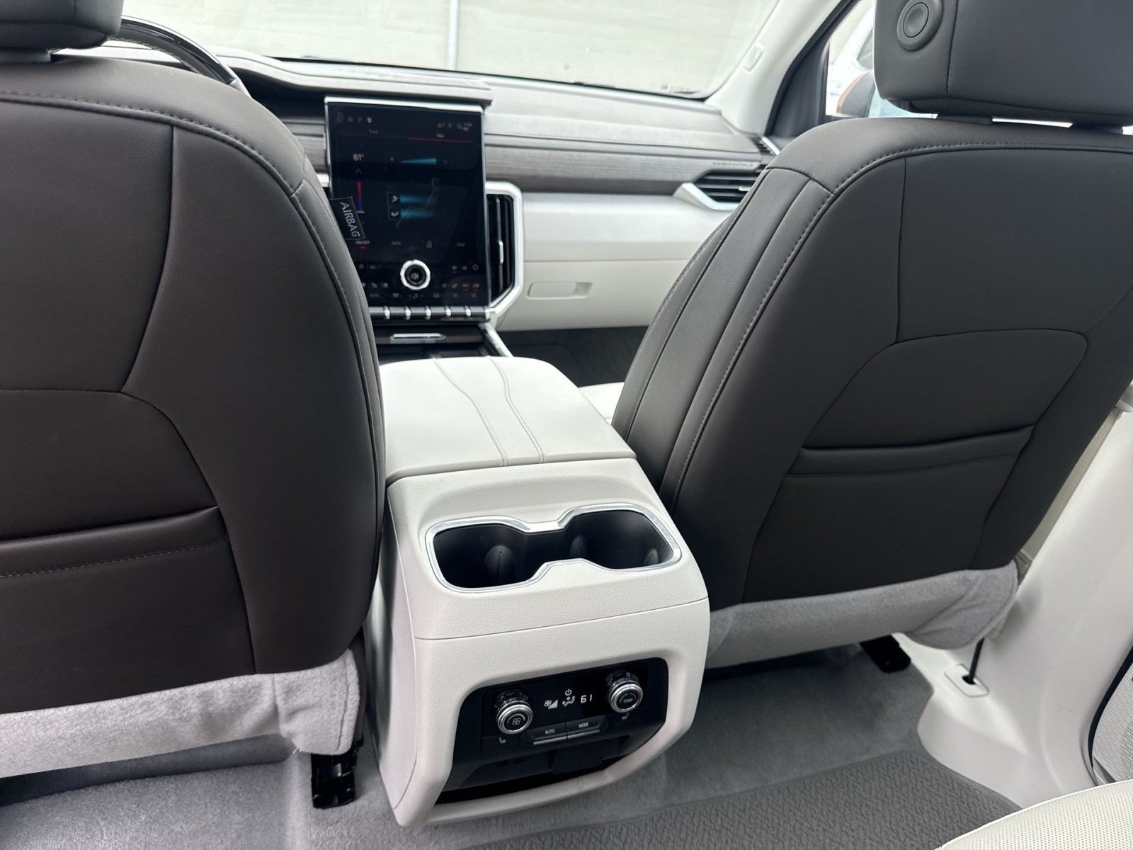 New 2026 GMC Acadia Denali w/ Super Cruise Package FWD image 18