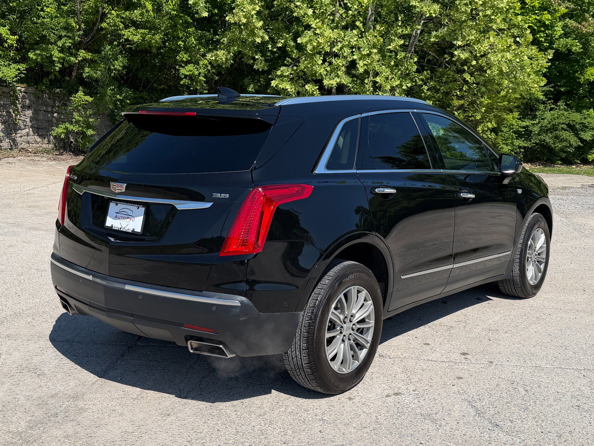 Used 2019 Cadillac XT5 Premium Luxury w/ Driver Assist Package FWD image 3