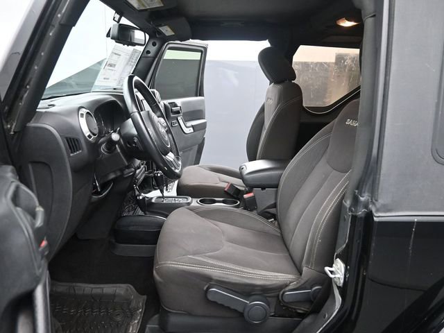 Used 2017 Jeep Wrangler Sahara w/ Connectivity Group image 10