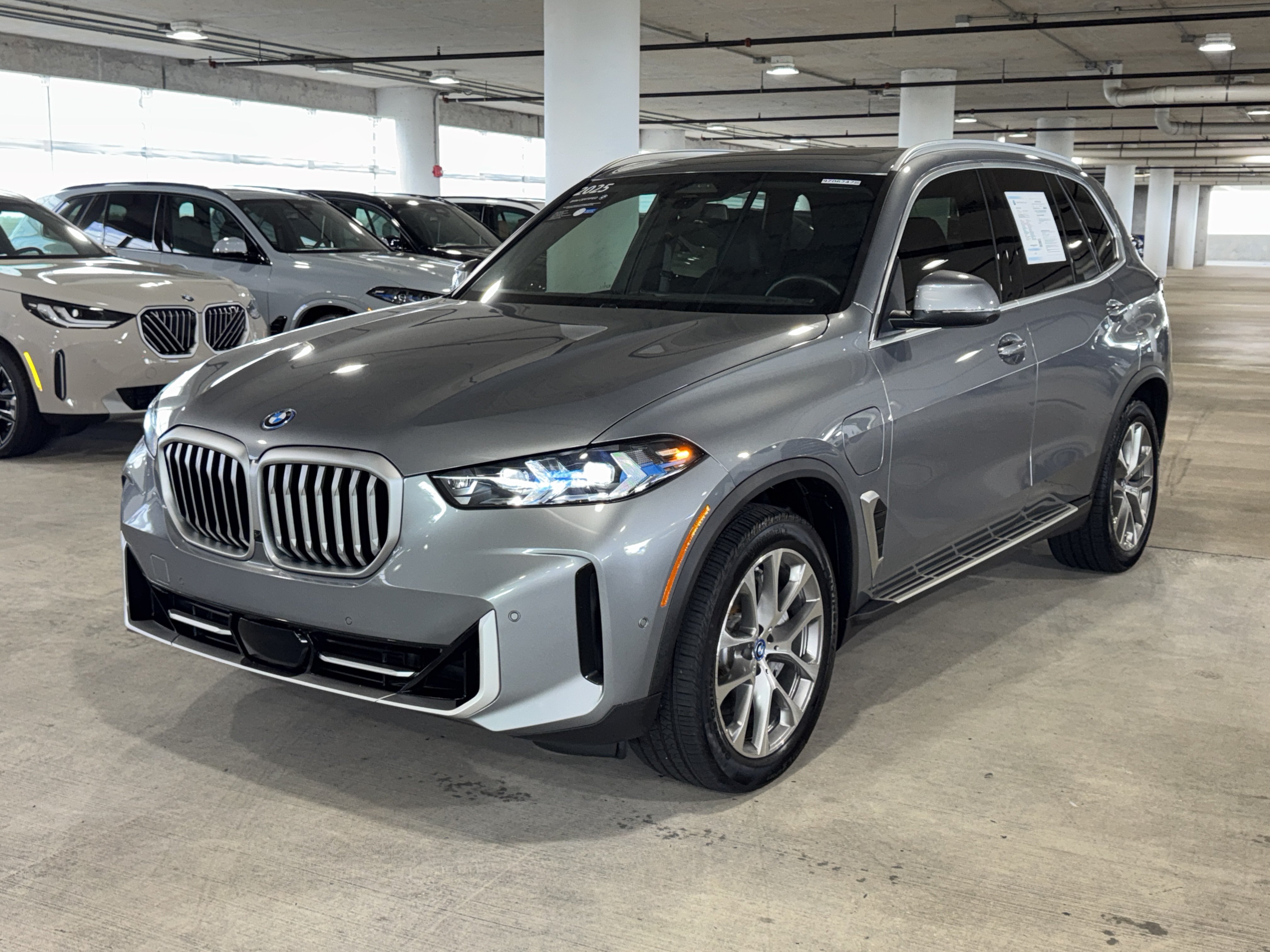 Certified 2025 BMW X5 xDrive50e AWD/4WD image 4