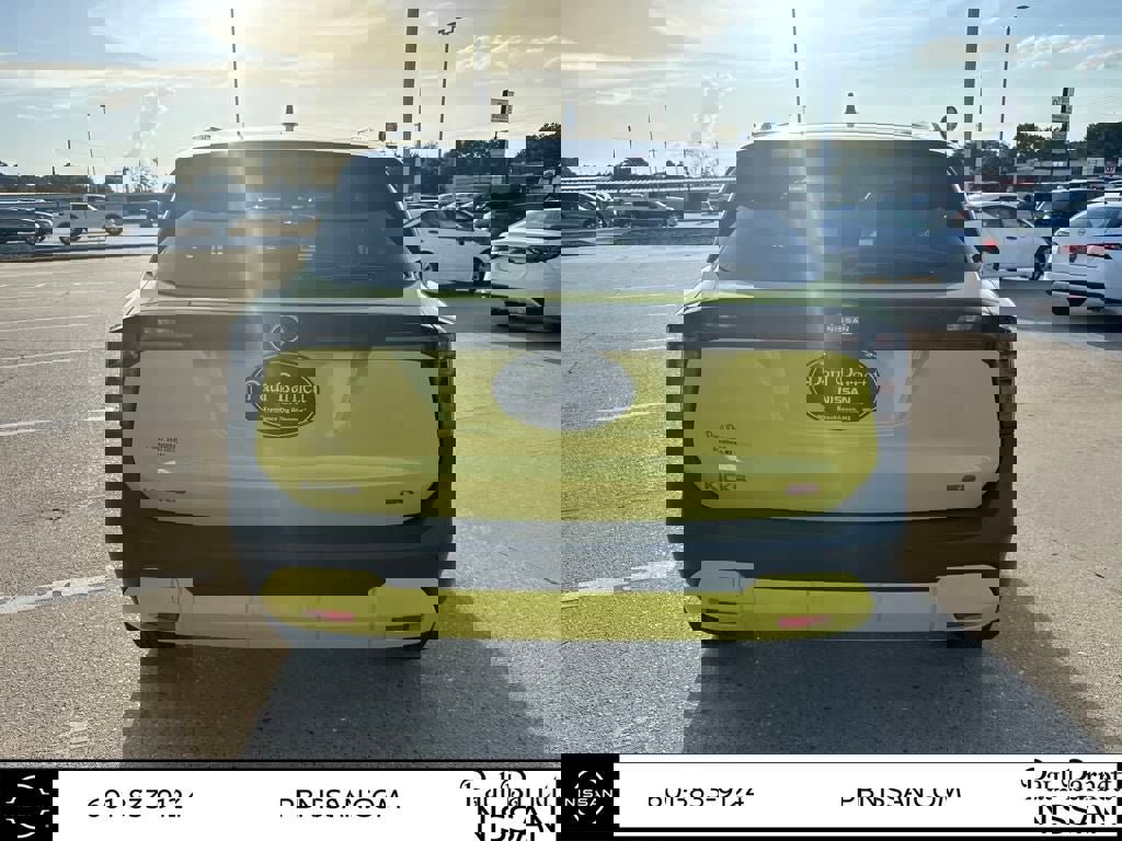 New 2025 Nissan Kicks SR image 11