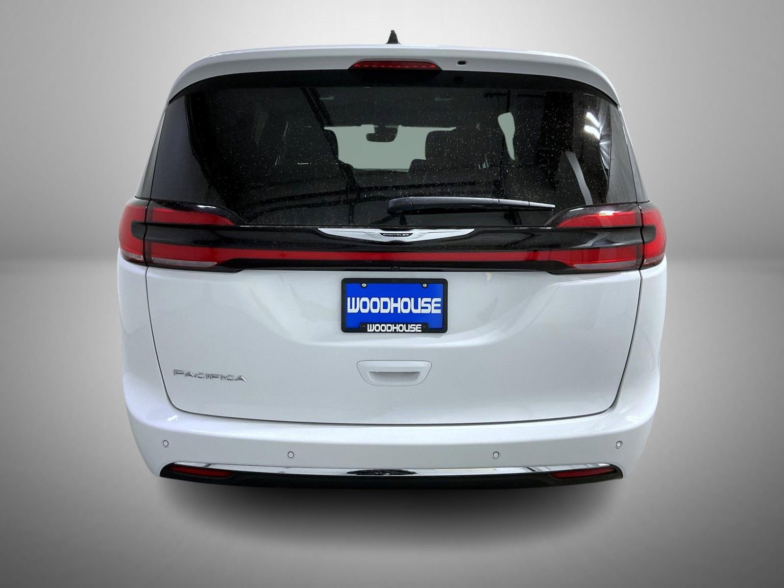 Used 2025 Chrysler Pacifica Select image 6