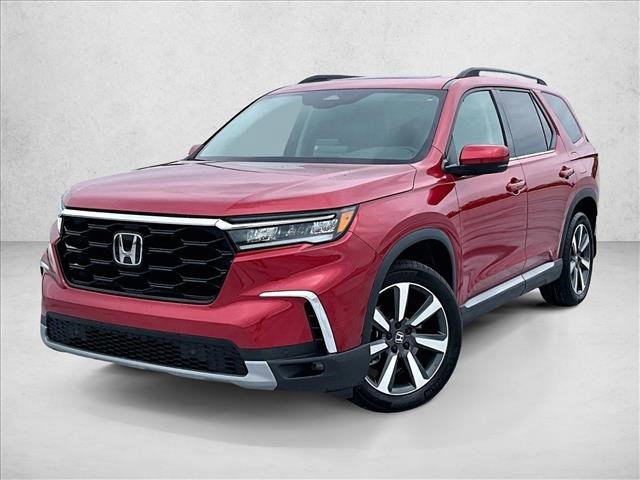 Used 2023 Honda Pilot Touring image 1