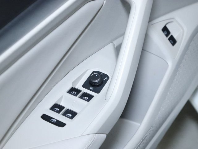 Used 2024 Volkswagen Jetta SE w/ Panoramic Sunroof Package FWD image 16