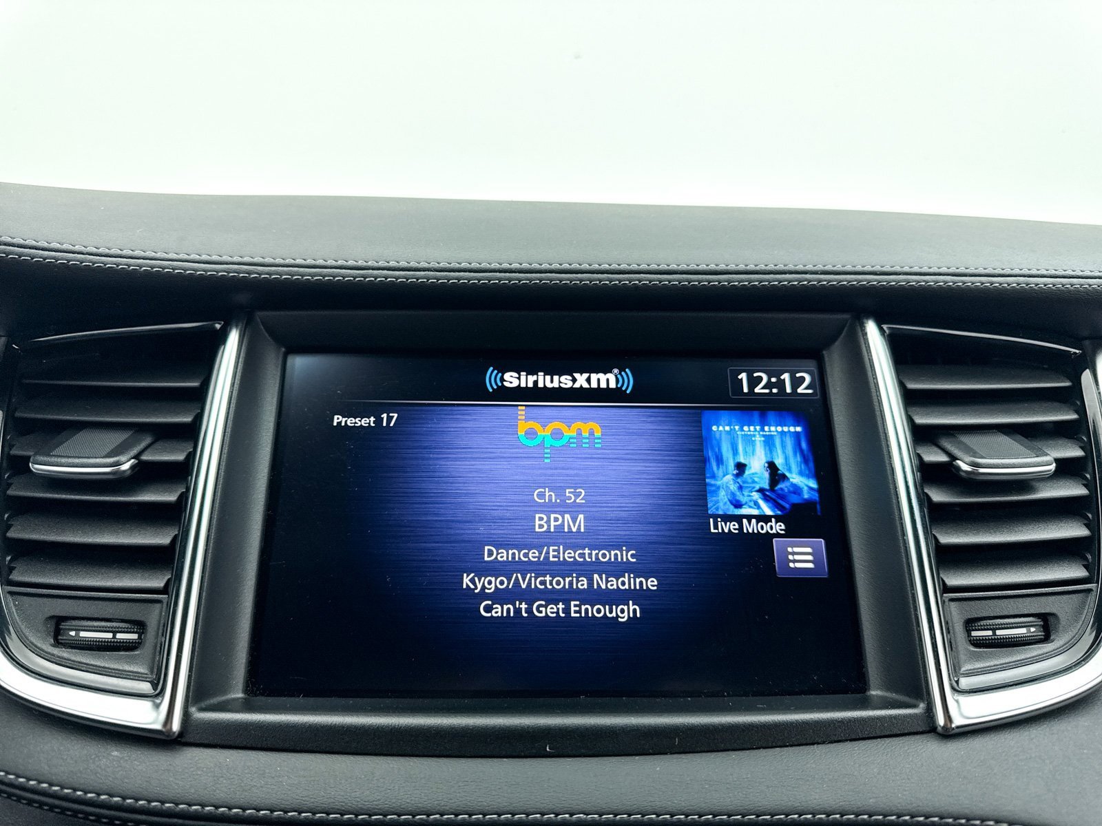 Used 2021 INFINITI QX50 Luxe w/ Appearance Package image 6