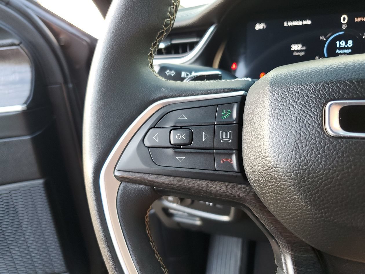 Used 2024 Jeep Grand Cherokee Limited RWD image 27