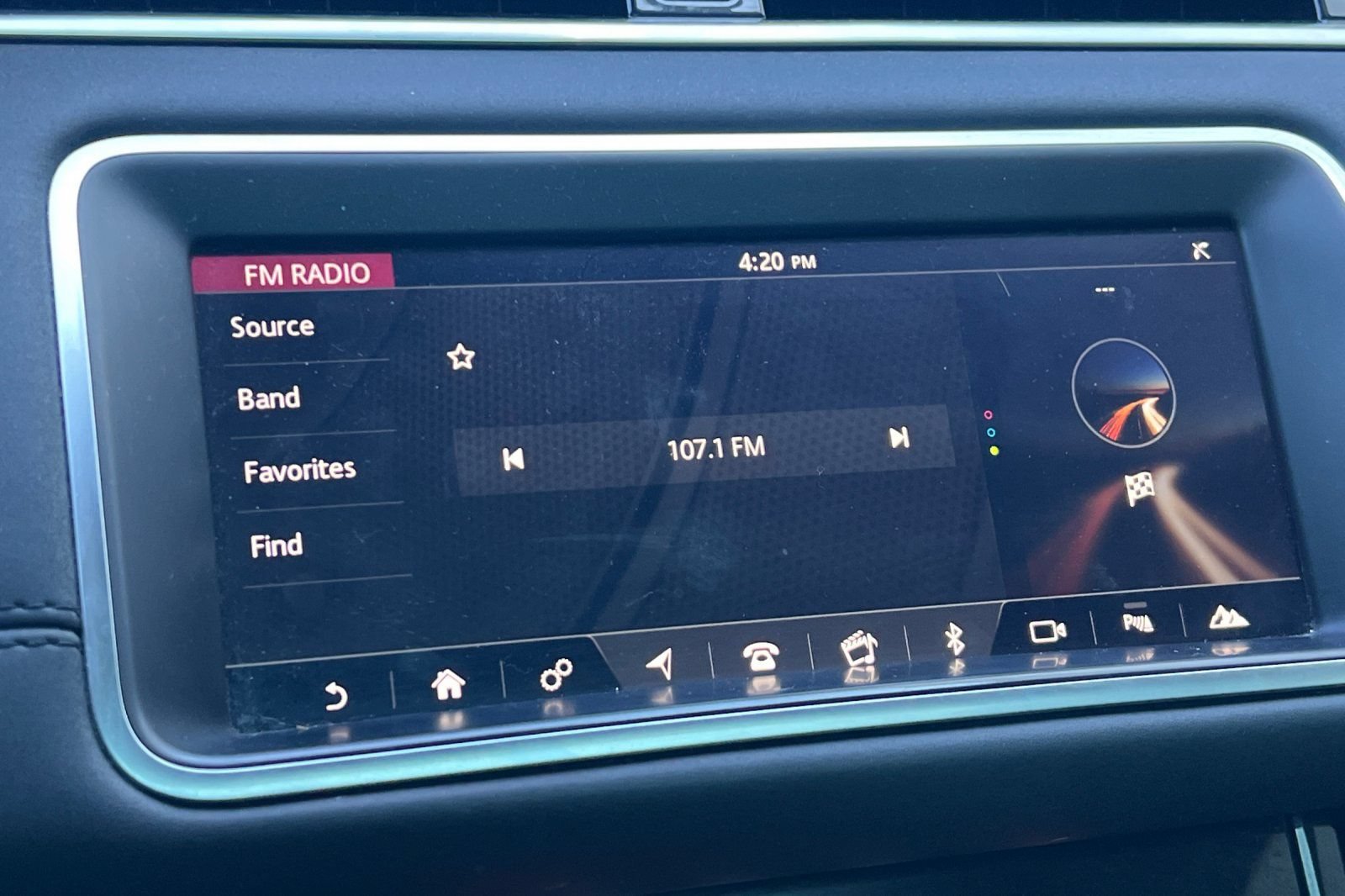 Used 2020 Land Rover Range Rover Evoque S AWD/4WD image 18