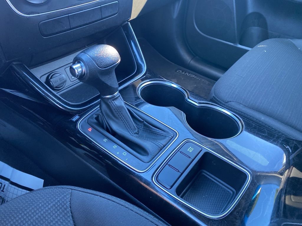 Used 2015 Kia Sorento LX image 19