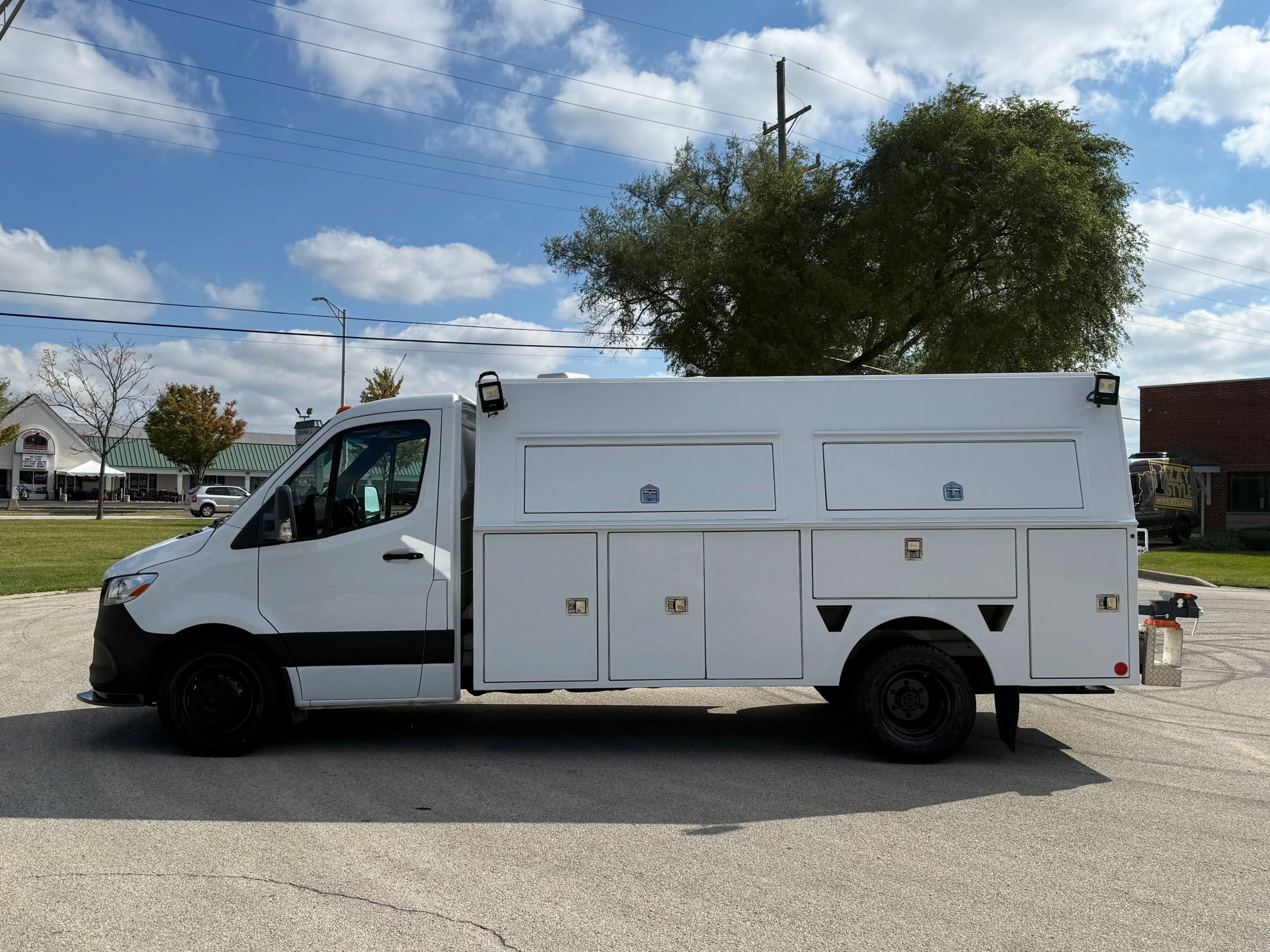 Used 2019 Freightliner Sprinter 3500 w/ Premium Package RWD image 6