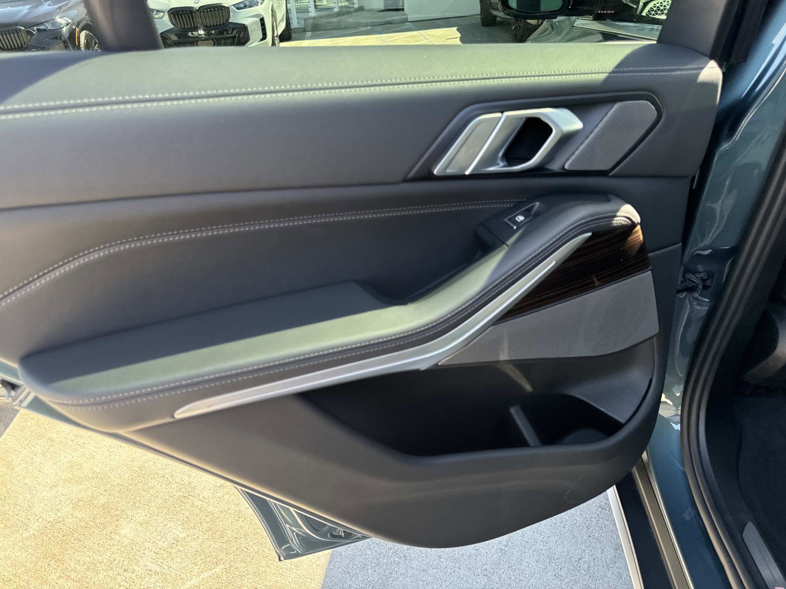 Used 2026 BMW X5 xDrive50e image 11