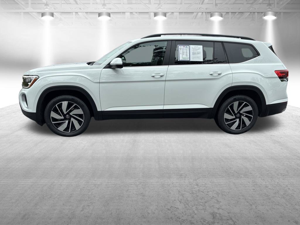 Used 2024 Volkswagen Atlas SE AWD/4WD image 2