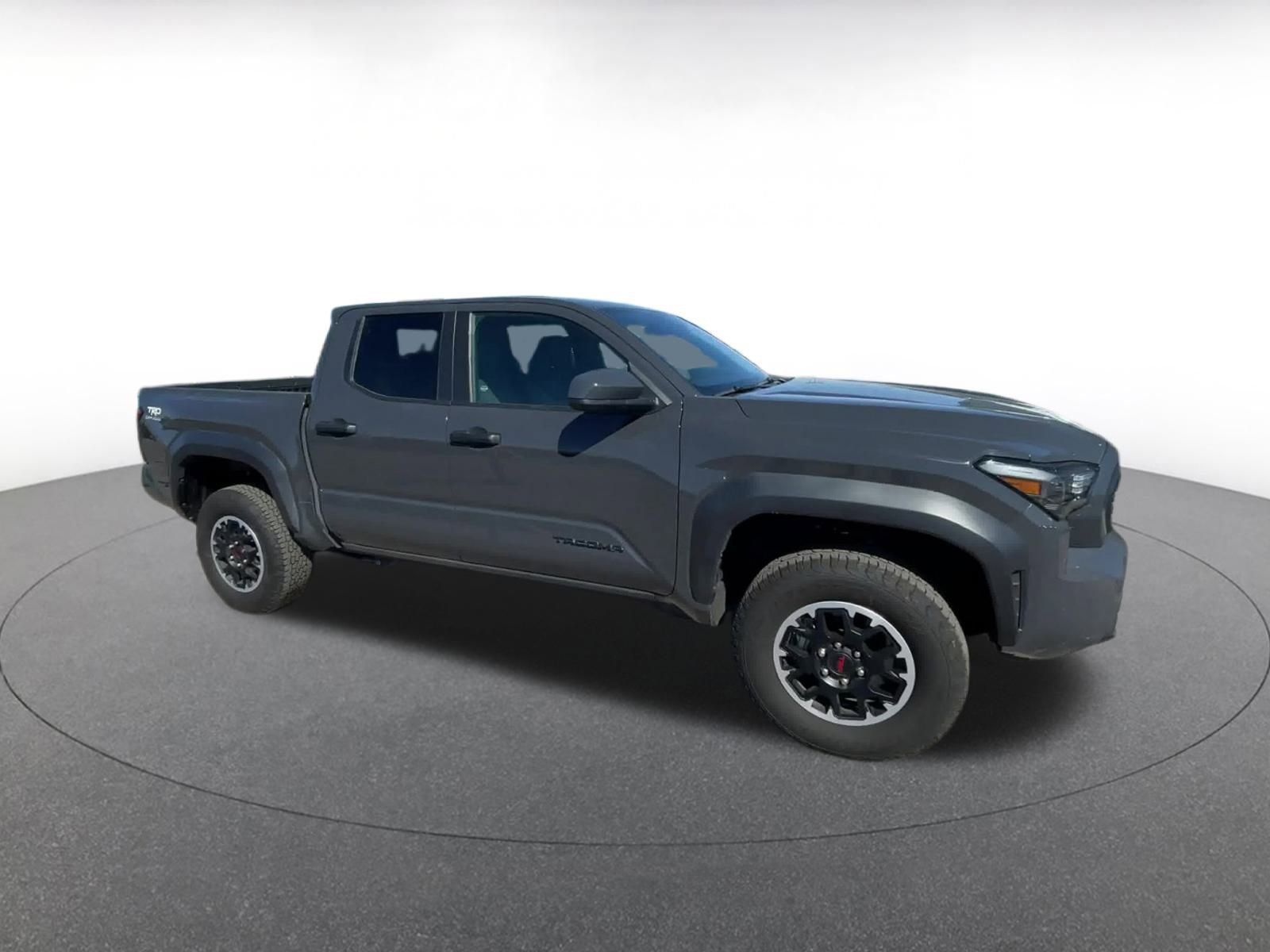 Used 2025 Toyota Tacoma TRD Off-Road image 2
