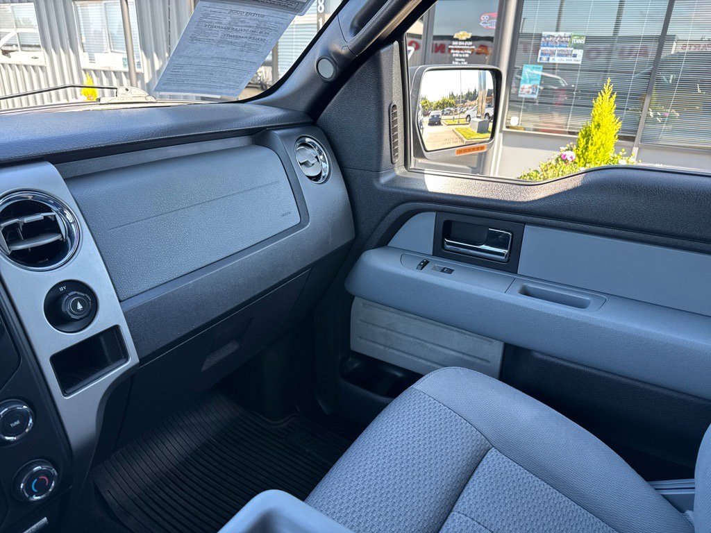 Used 2013 Ford F150 XLT w/ Luxury Equipment Group image 13