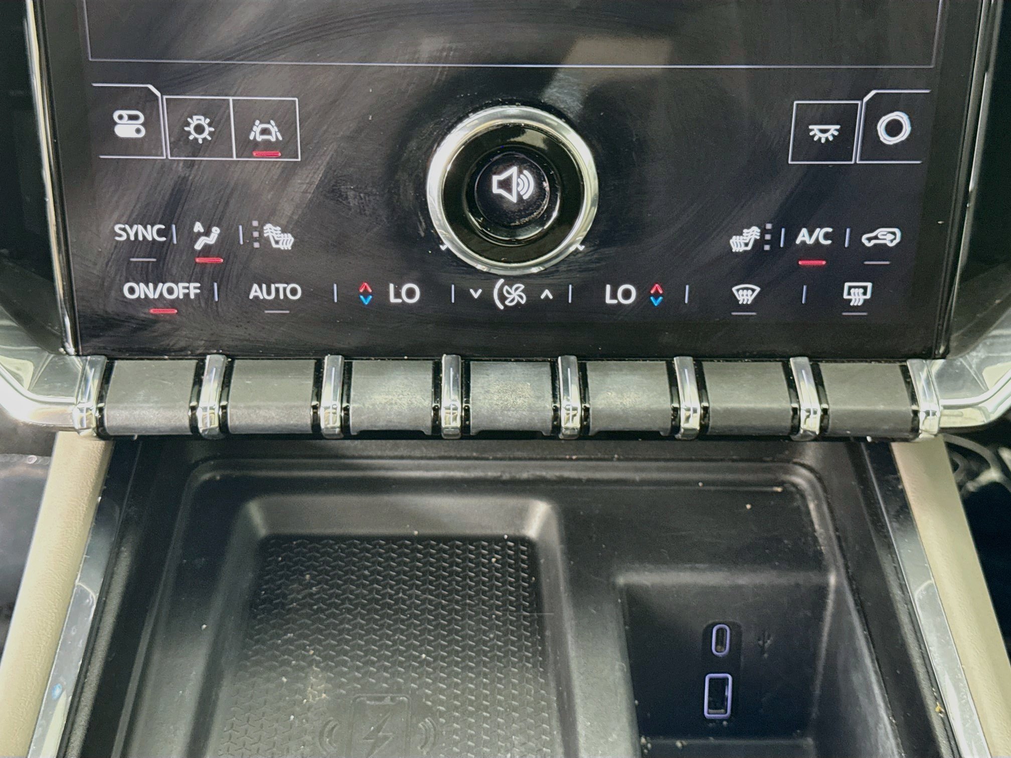 Used 2024 GMC Acadia Elevation w/ LPO, Floor Liner Package FWD image 18