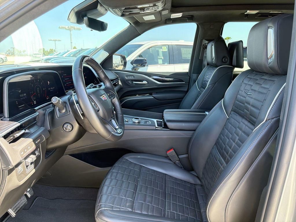 Certified 2023 Cadillac Escalade V w/ LPO, ONYX Package AWD/4WD image 24