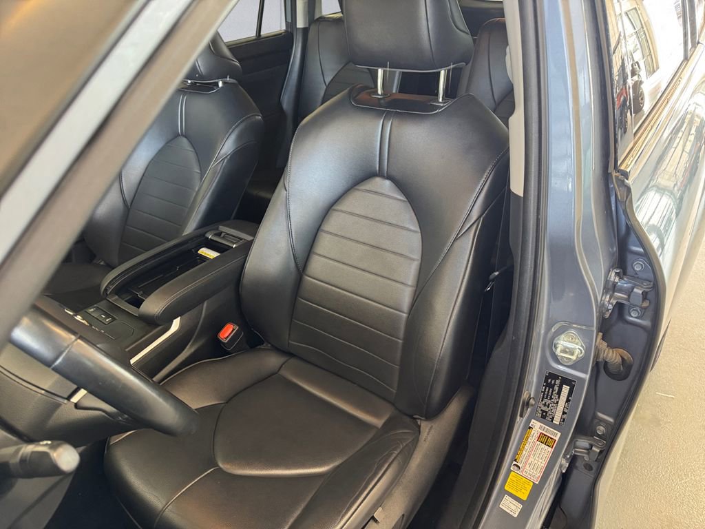 Used 2022 Toyota Highlander XLE image 8