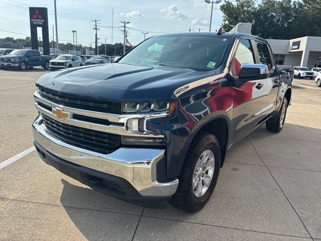Used 2021 Chevrolet Silverado 1500 LT AWD/4WD image 3