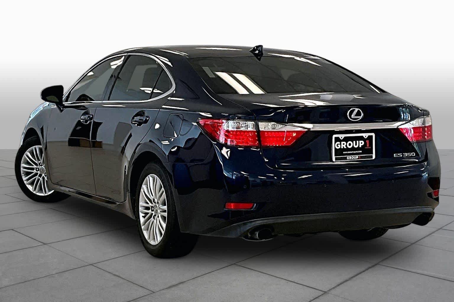 Used 2015 Lexus ES 350 w/ Luxury Package FWD image 10