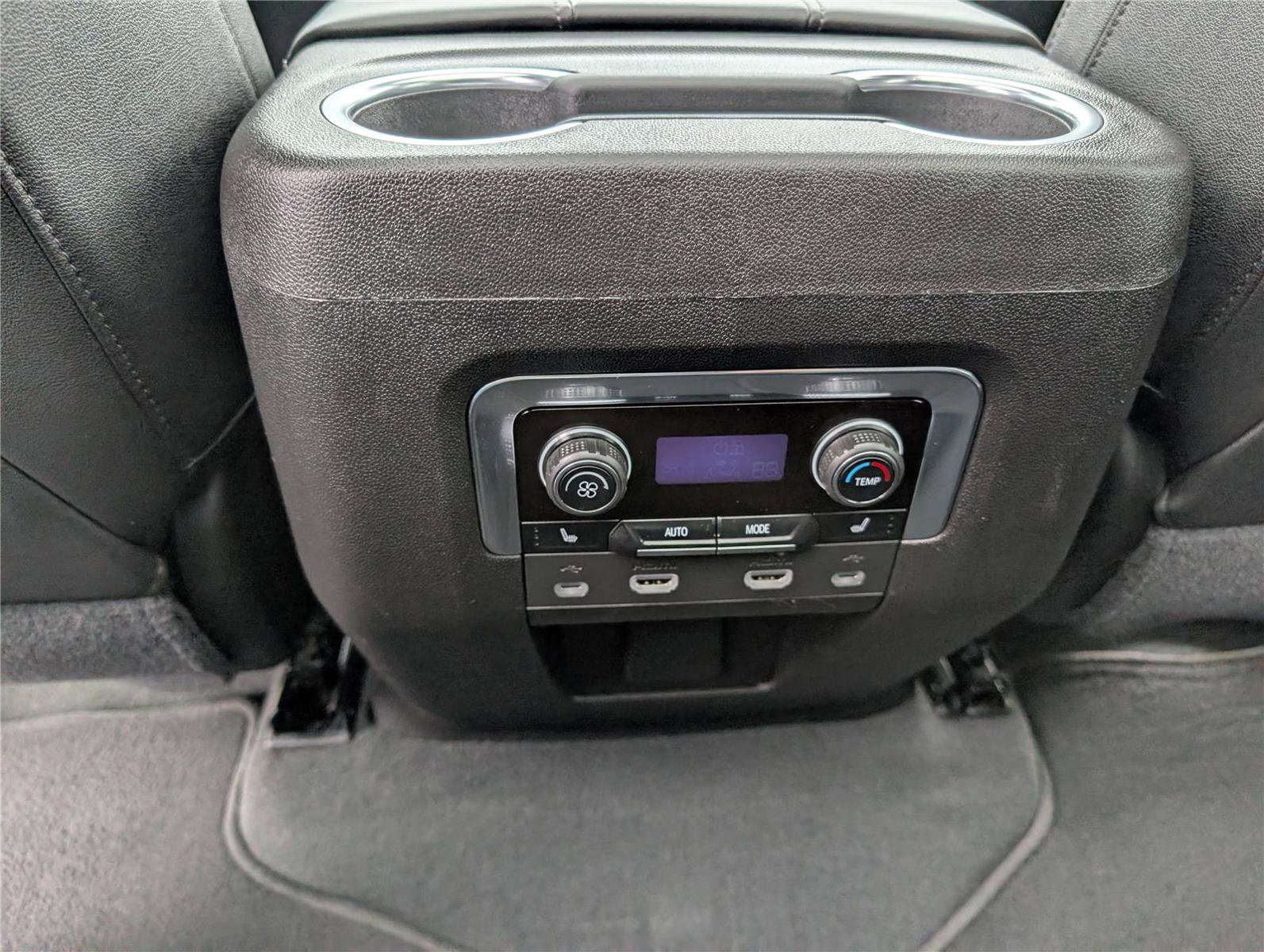 Used 2021 Chevrolet Tahoe Z71 w/ Luxury Package image 21