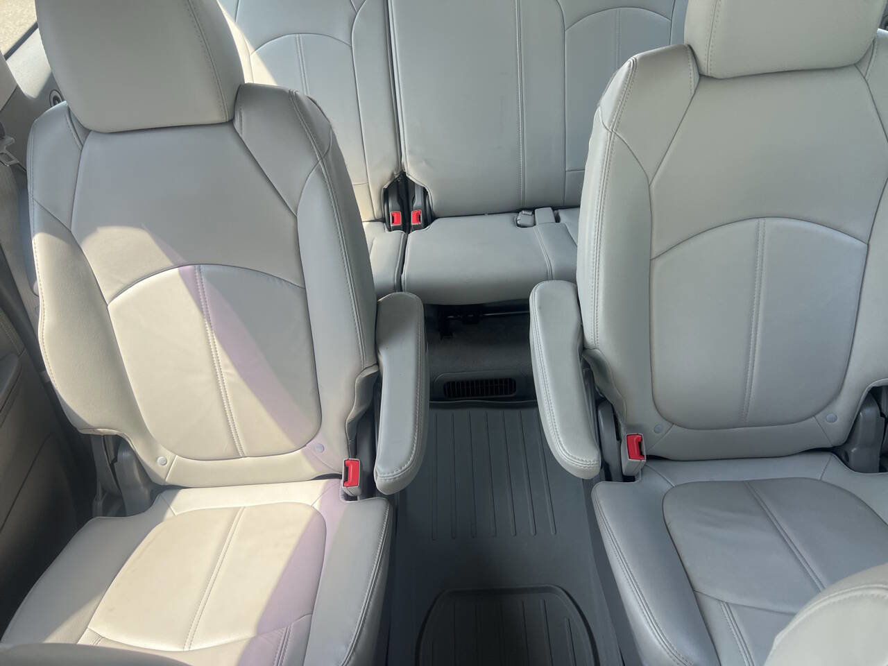Used 2016 Chevrolet Traverse LT image 24
