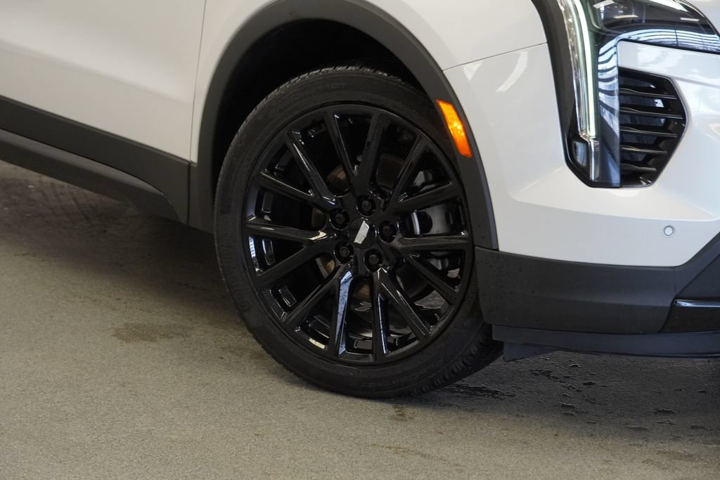 Used 2023 Cadillac XT4 Sport w/ Cold Weather Package AWD/4WD image 10