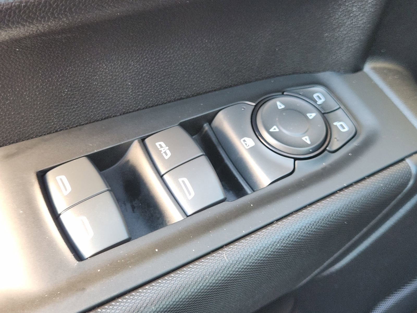 Used 2024 Chevrolet Silverado 1500 Custom w/ Dark Appearance Package image 27