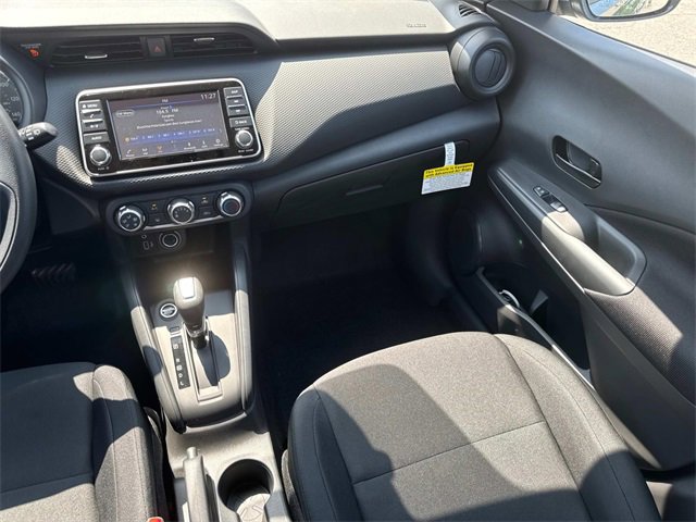 New 2025 Nissan Kicks Play S image 17
