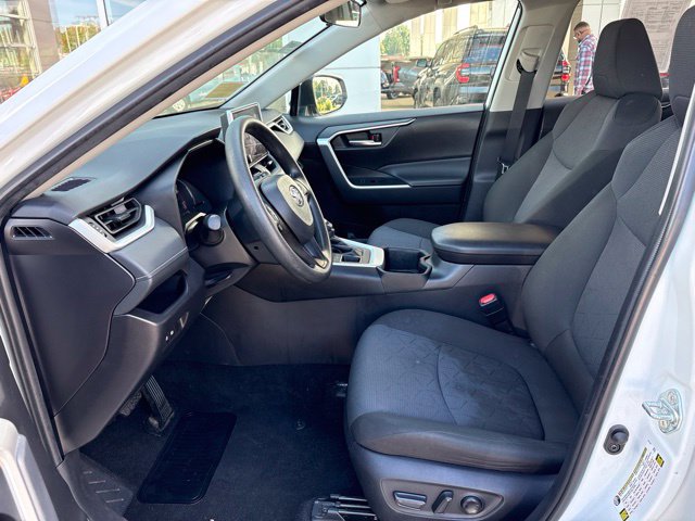 Used 2025 Toyota RAV4 XLE AWD/4WD image 24