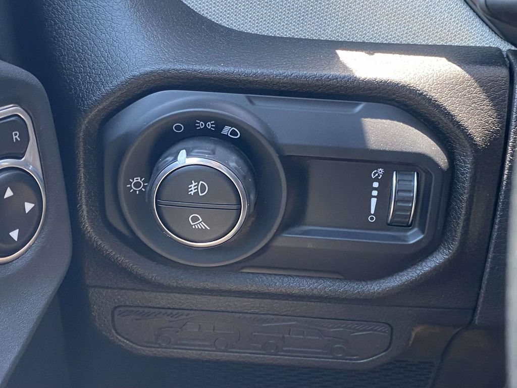 Used 2025 Jeep Gladiator Sport AWD/4WD image 64