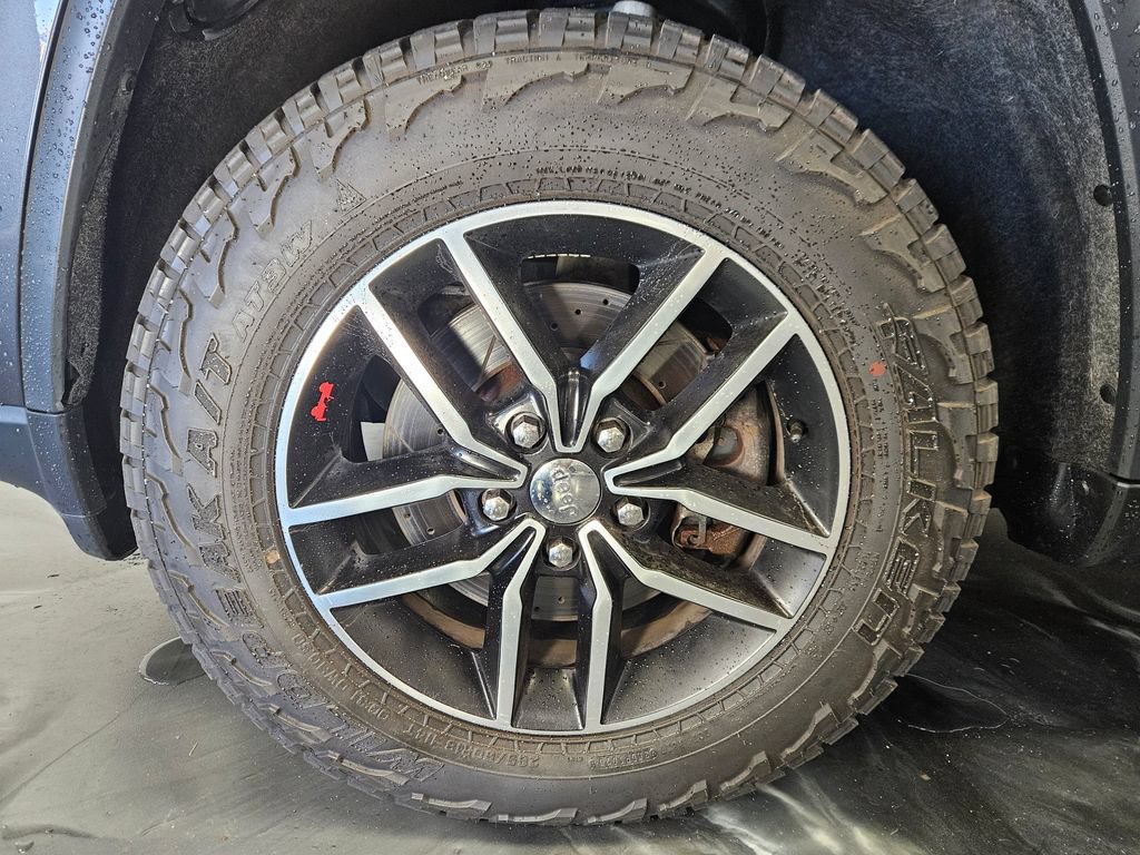 Used 2018 Jeep Grand Cherokee Trailhawk w/ Trailhawk Luxury Group AWD/4WD image 24