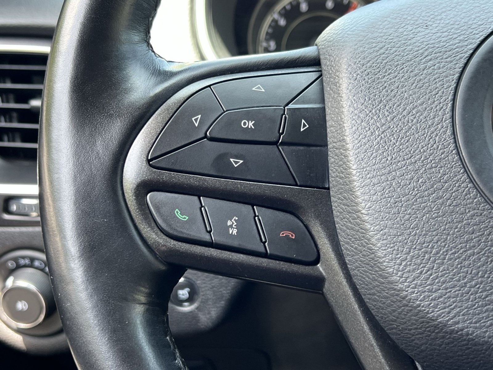 Used 2021 Jeep Cherokee Trailhawk w/ Sun, Sound & Nav Group AWD/4WD image 37