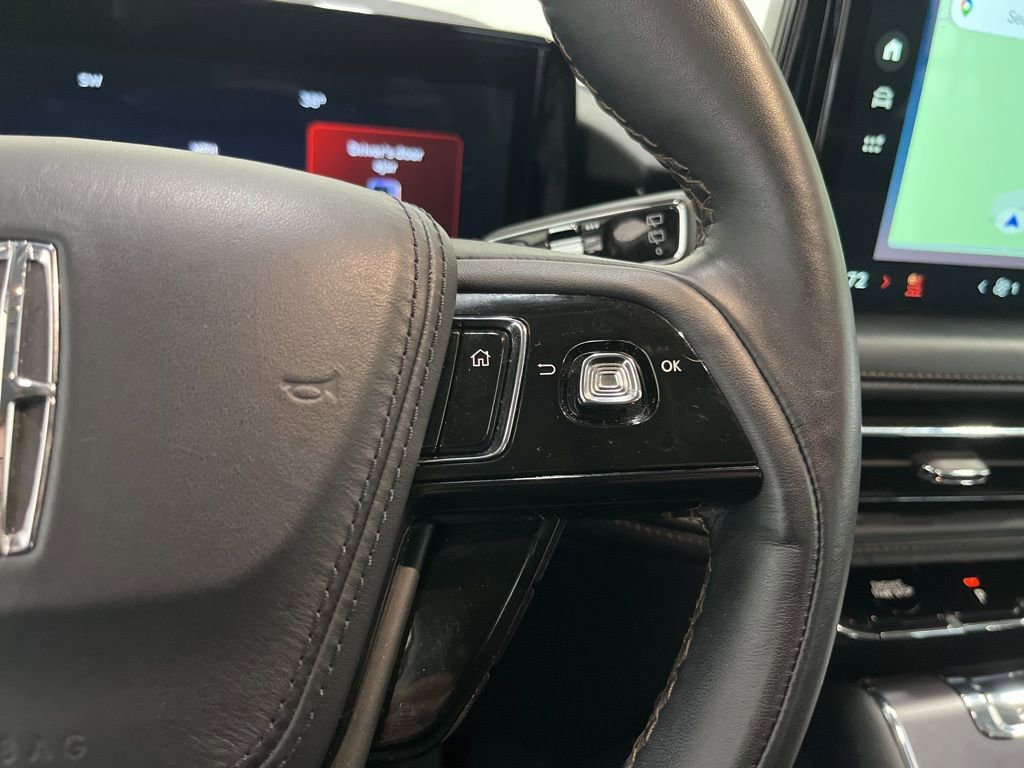 Used 2025 Lincoln Aviator AWD w/ Jet Appearance Package image 10