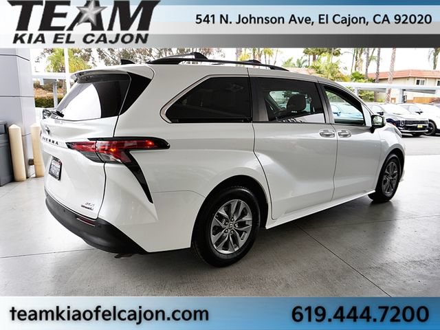 Used 2022 Toyota Sienna XLE w/ XLE Plus Package FWD image 8