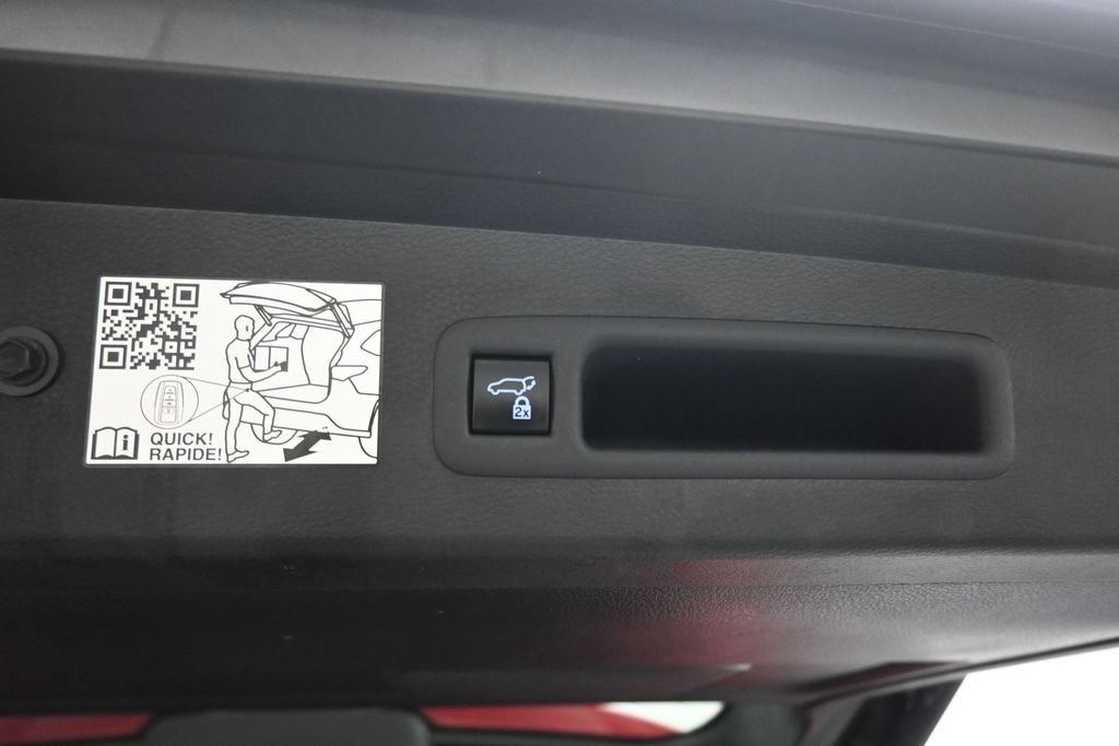 Used 2021 Toyota Sienna XSE FWD image 57
