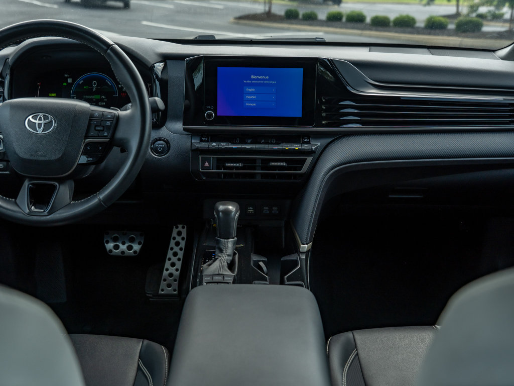Used 2025 Toyota Camry SE FWD image 20