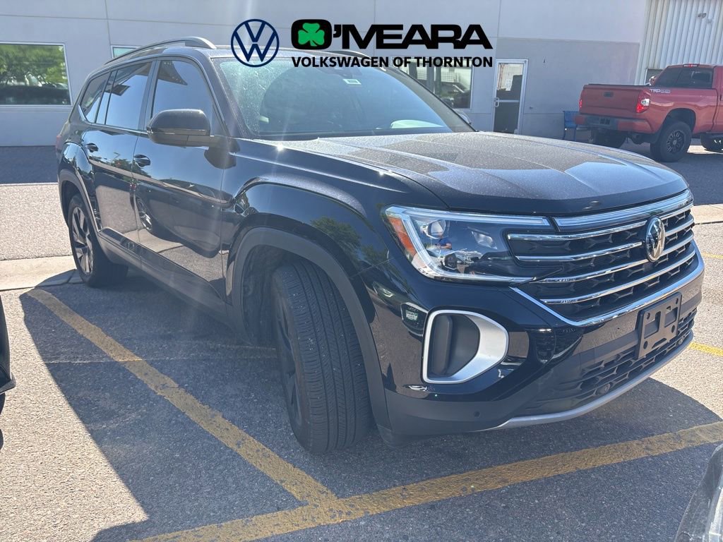 Used 2024 Volkswagen Atlas SE w/ Panoramic Sunroof Package AWD/4WD image 2