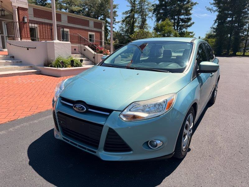 Used 2012 Ford Focus SE FWD image 2