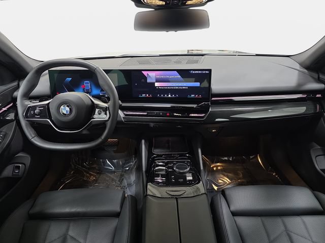 Certified 2024 BMW 530i xDrive w/ Convenience Package AWD/4WD image 9