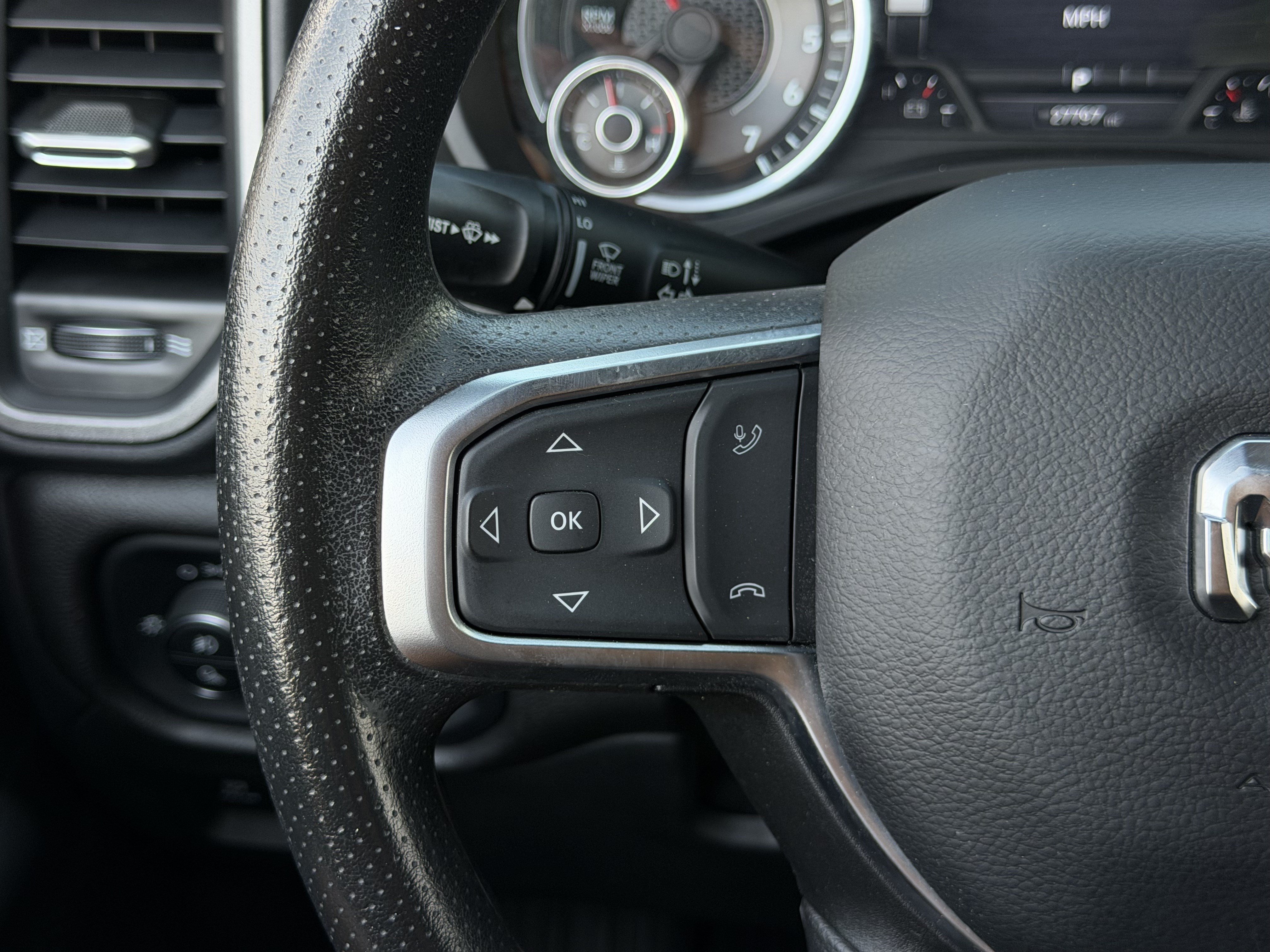 Used 2025 RAM 1500 Warlock AWD/4WD image 18