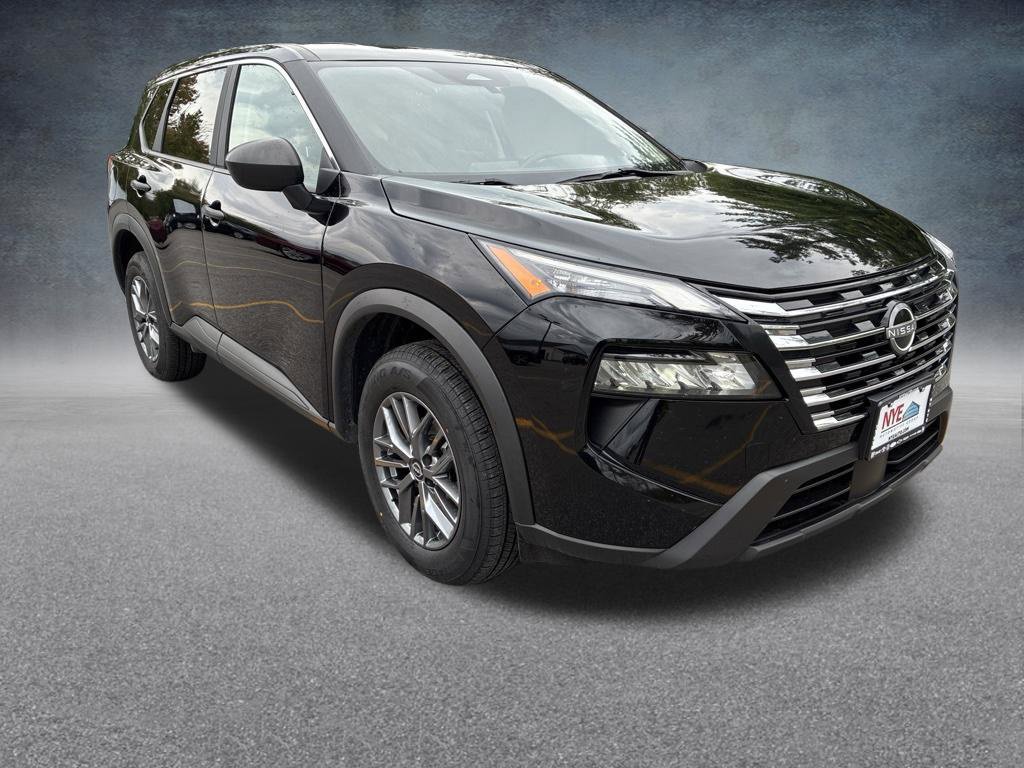 Used 2024 Nissan Rogue S AWD/4WD image 8