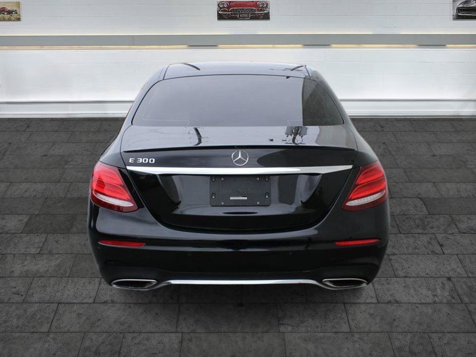 Used 2018 Mercedes-Benz E 300 image 4