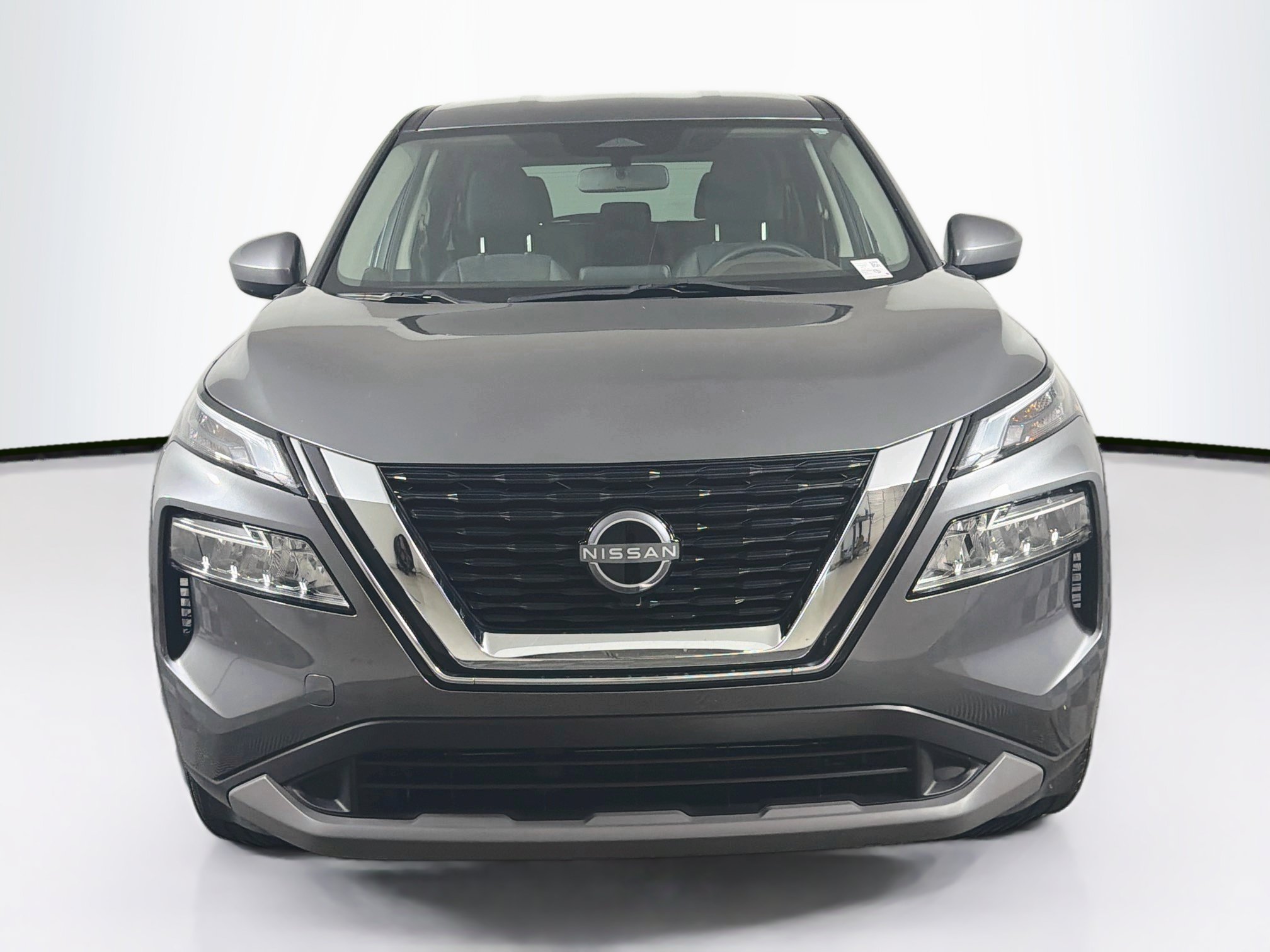 Used 2023 Nissan Rogue SV FWD image 2