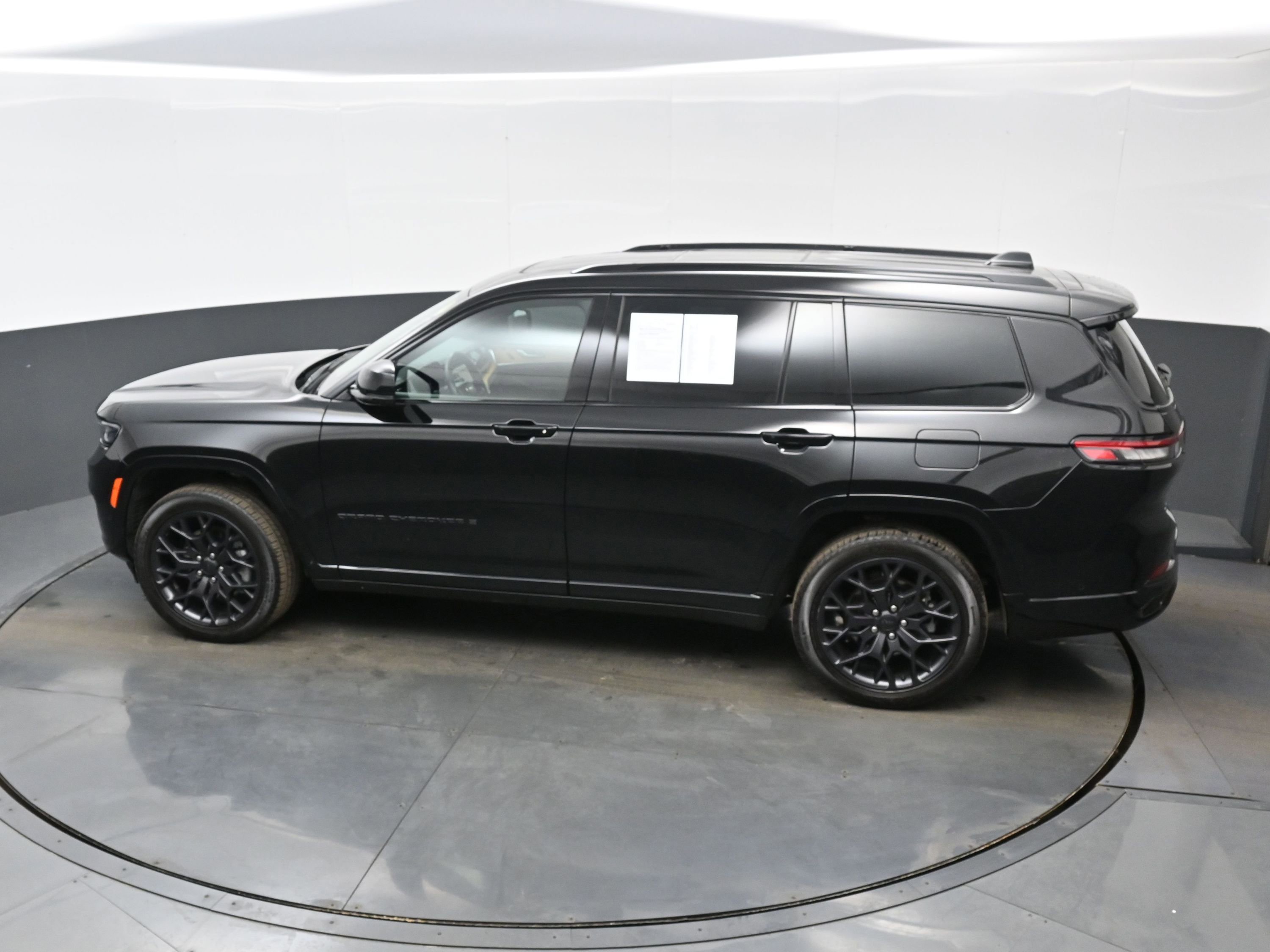 Used 2025 Jeep Grand Cherokee L Summit image 35